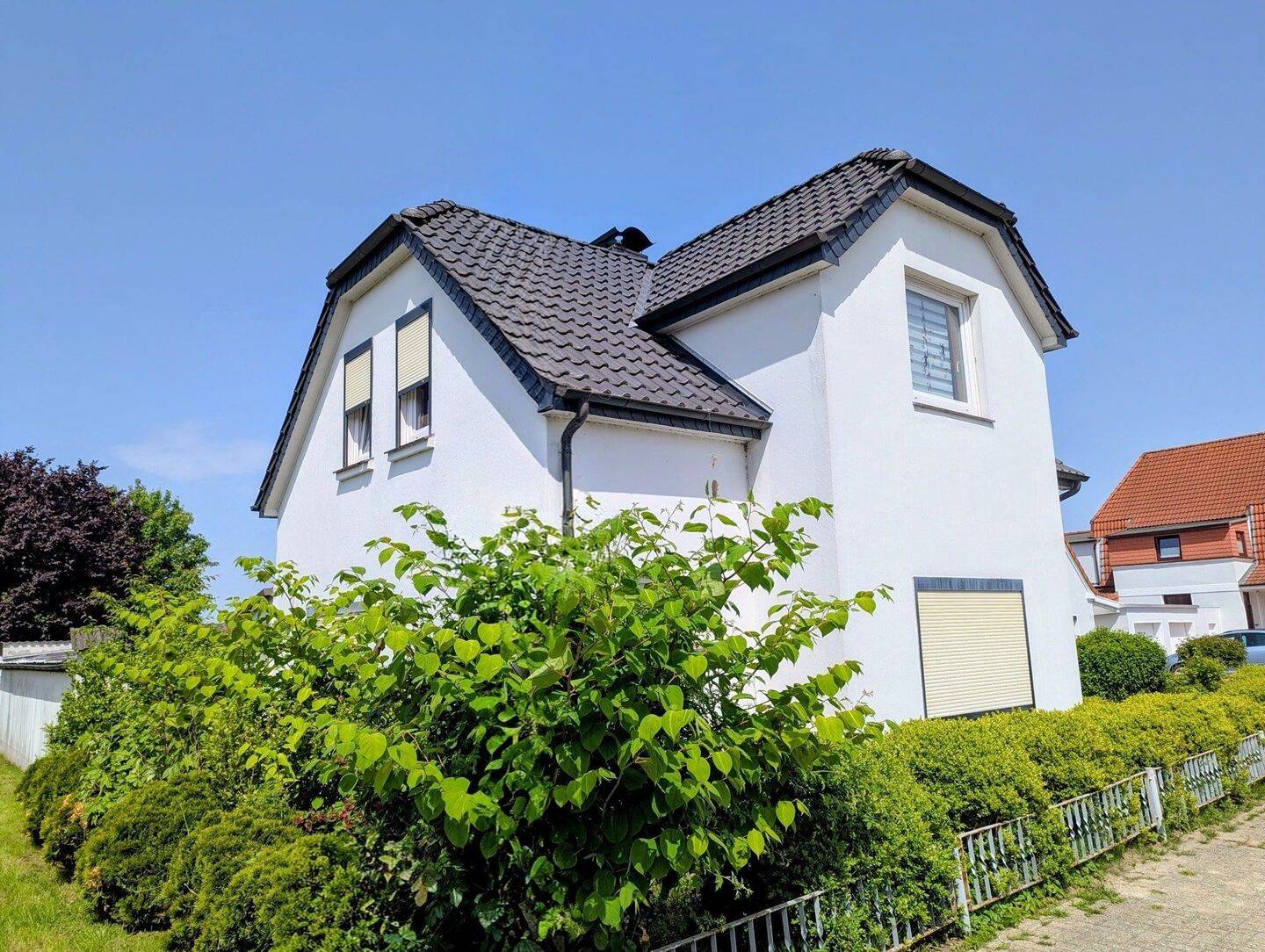 PROVISIONSFREI für Käufer!! Solides Einfamilienhaus auf großem Grundstück!, 26919 Brake (Unterweser)