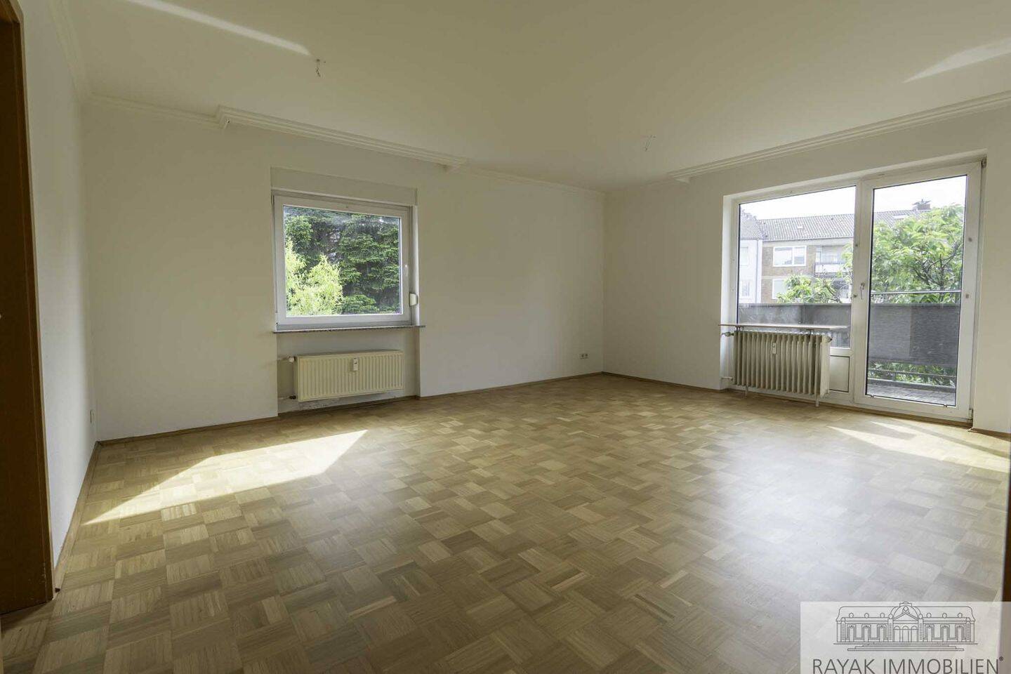 Wohnung zum Kauf in Düsseldorf – Rayak Immobilien, Ihr Makler für Düsseldorf, 40597 Düsseldorf (Benrath Hassels Urdenbach)