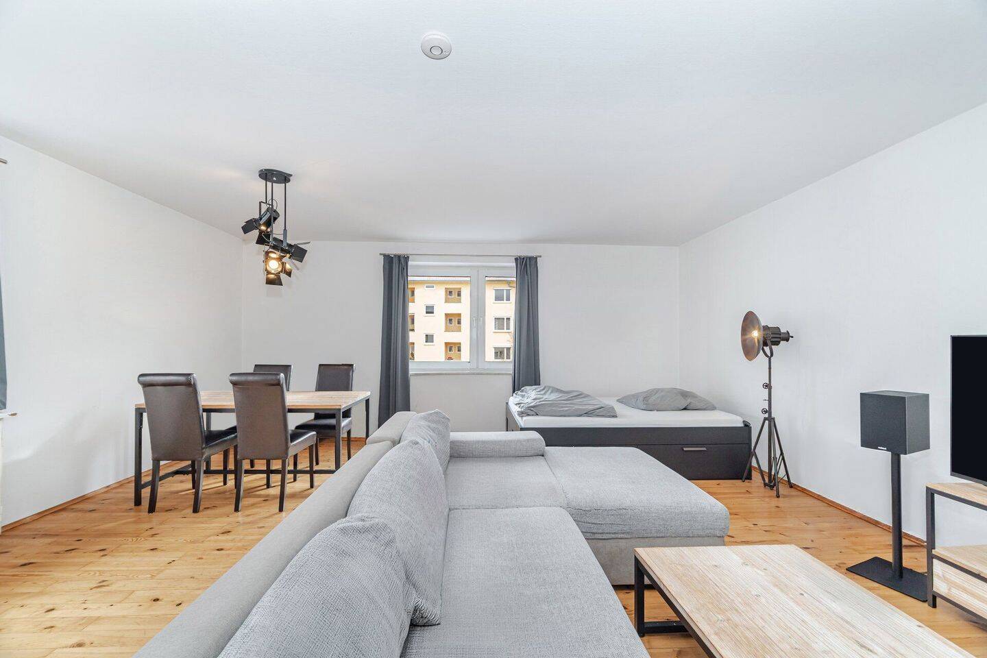 Urbanes Wohnen über den Dächern: Vermietetes Apartment in Bestlage
