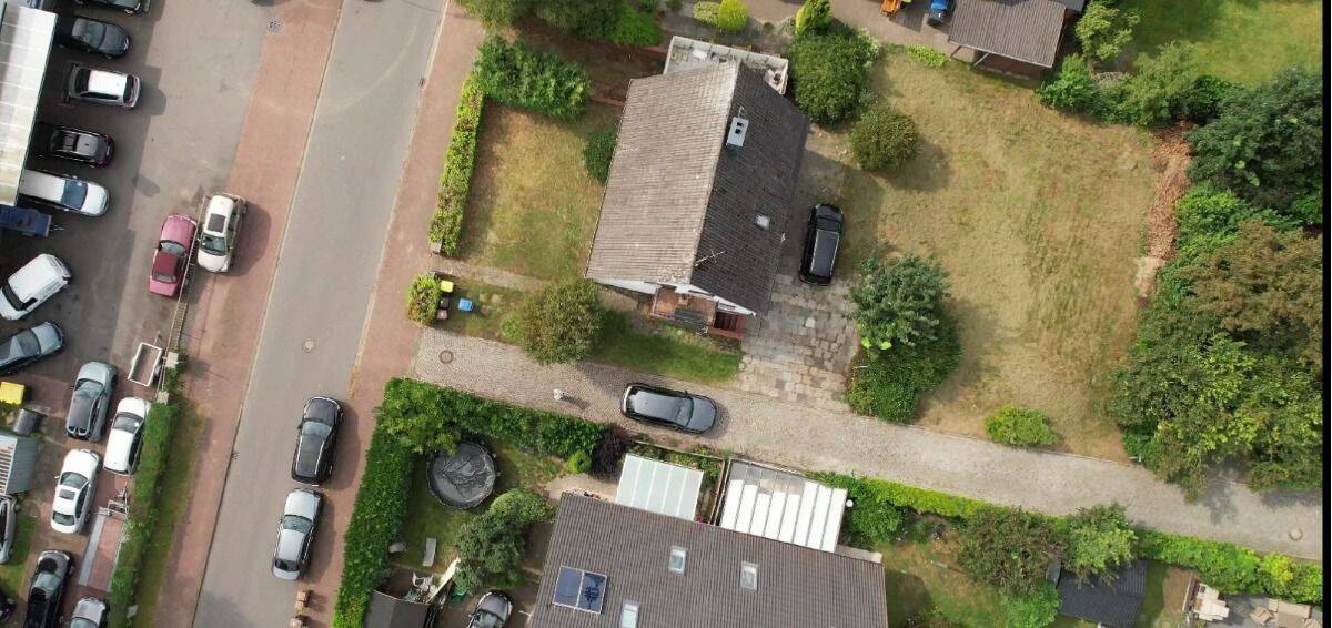 Zwei Grundbücher – ein Kaufpreis: Sanierungsbedürftiges Einfamilienhaus mit Entwicklungspotenzial, 25436 Tornesch