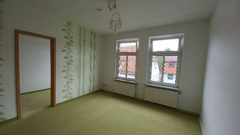 gepflegte 5 Zi.-Wohnung mit tollem Gemeinschaftsgarten, 7381 Pößneck