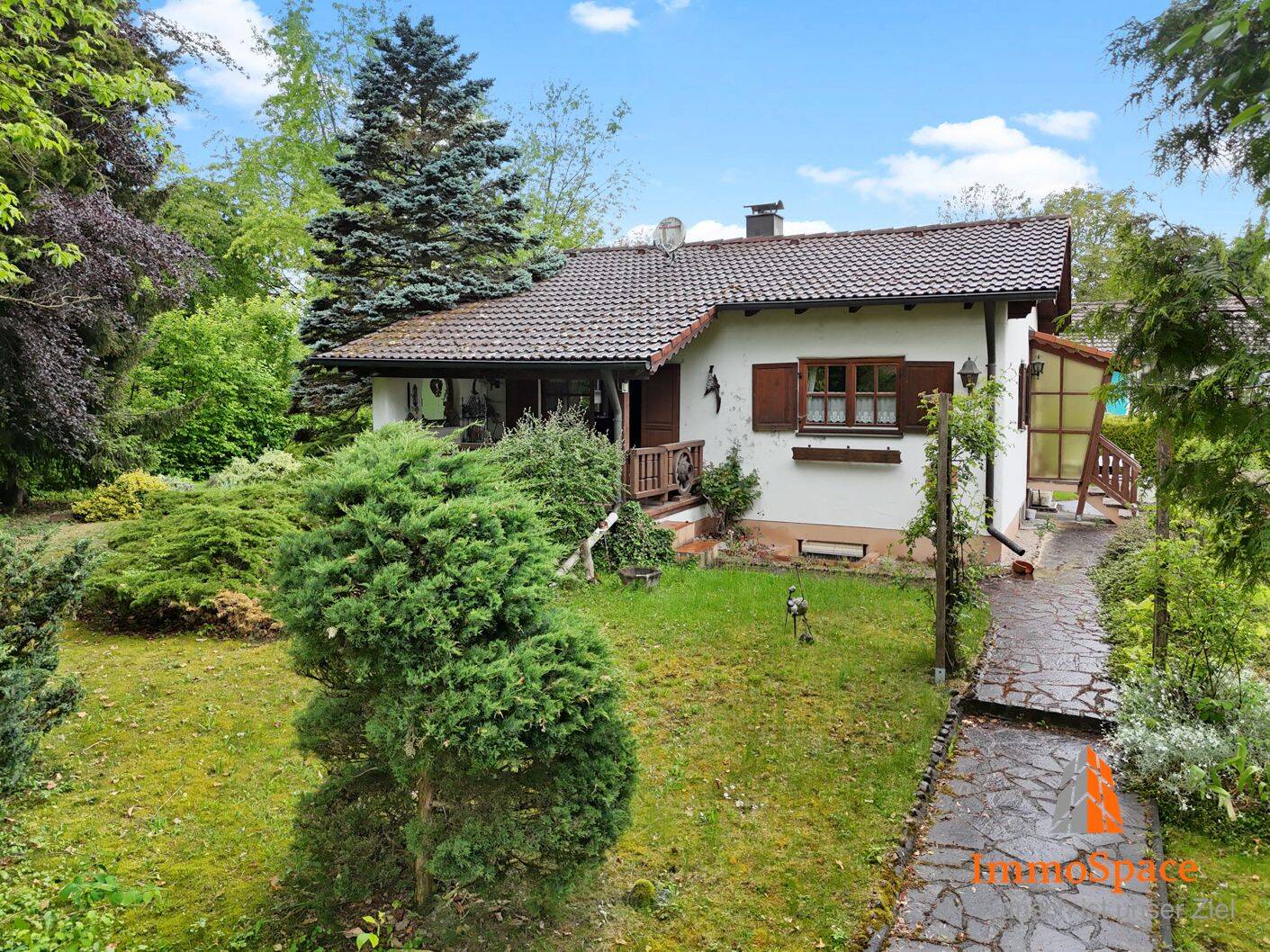 *** Ihr TRAUMHAUS am SEE! Mit XL-Garten, Sonnenterrasse & Kaminofen ***, 86692 Münster
