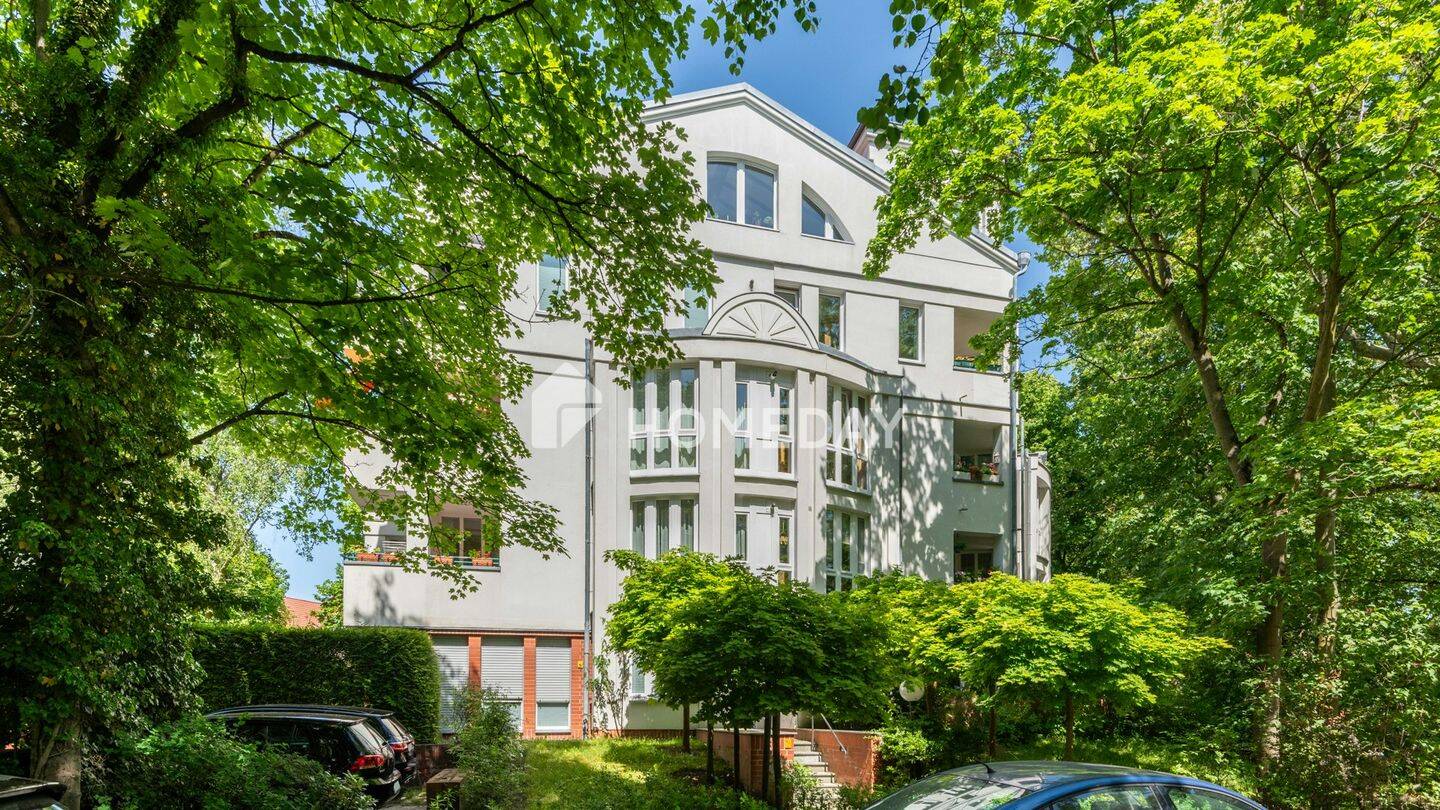 Solide Werte in begehrter Lage: Gepflegte Zwei-Zimmer-Wohnung mit Loggia, 14169 Berlin (Steglitz-Zehlendorf Dahlem Lichterfelde Zehlendorf)
