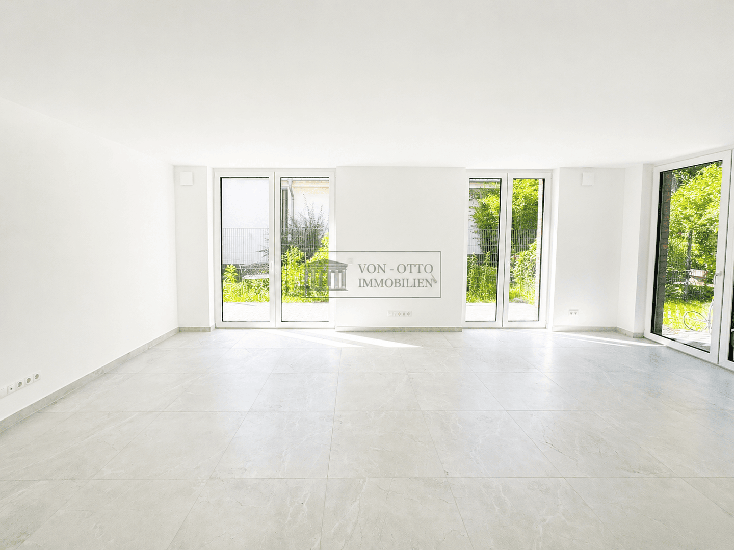 modernes, energieeffizientes Doppelhaus mit Garten in begehrter Lage von Volksdorf, 22359 Hamburg (Wandsbek Bergstedt Rahlstedt Volksdorf)