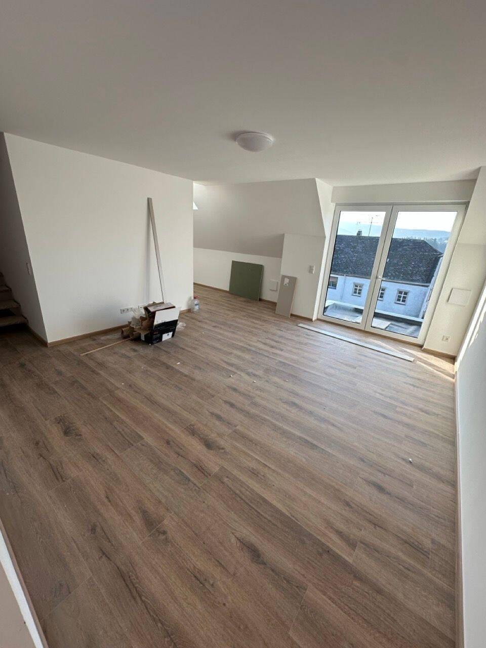 Wohnen auf zwei Ebenen: Stilvolle Neubau-Maisonette mit Balkon & viel Raum zur Entfaltung, 54317 Gusterath
