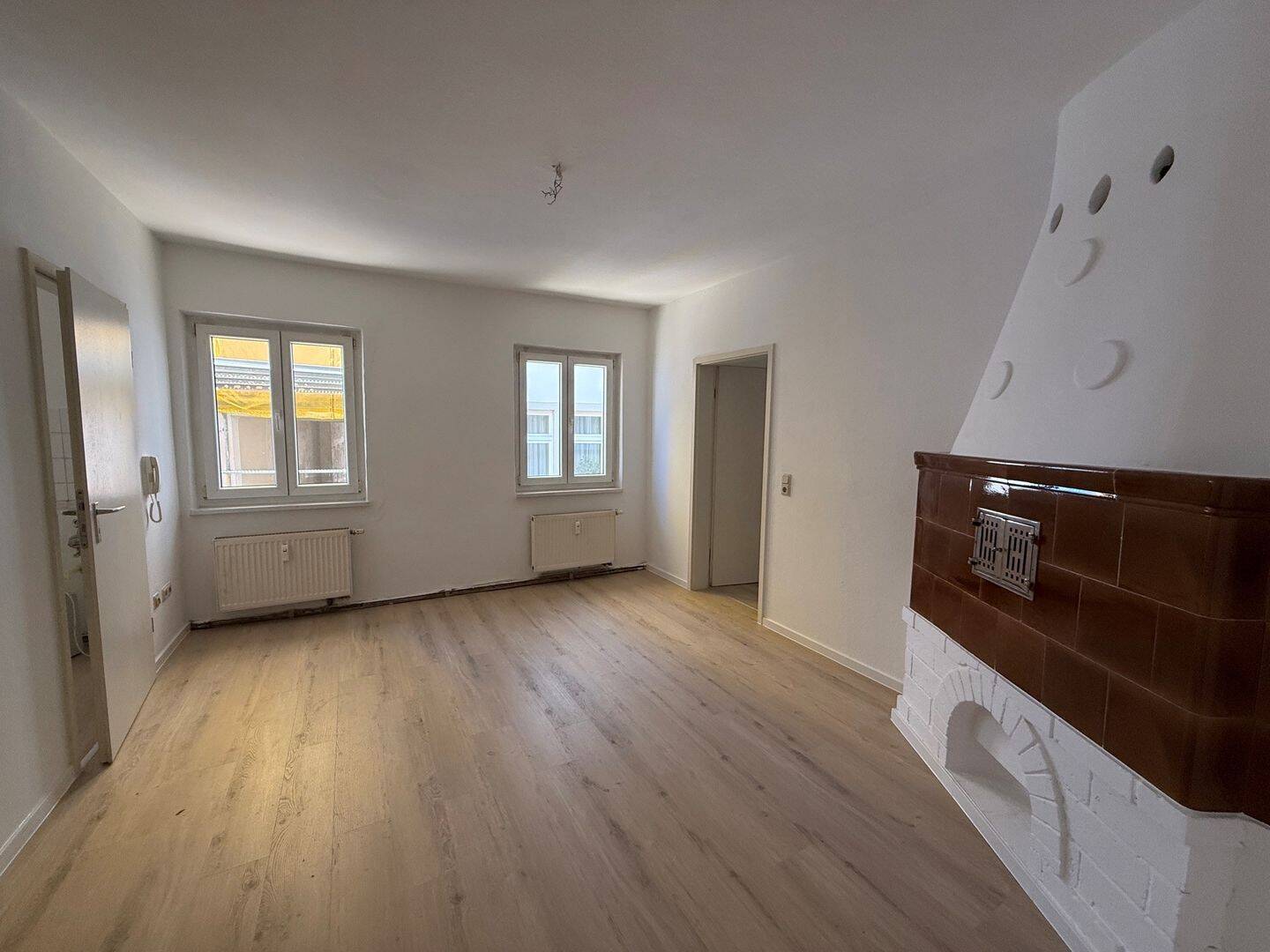 Wohnen im Herzen der Stadt: Renovierte 2-Zimmer-Wohnung mit Terrasse, 97070 Würzburg (Altstadt)