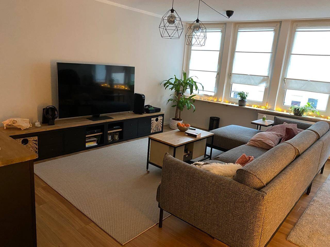 Großzügige Stadtwohnung: möblierte 2‑Zimmer‑Wohnung im 2. OG mit Balkon nahe U‑Bahnhof Weißer Turm, 90402 Nürnberg (Gleißbühl Lorenz Tafelhof Tullnau Wöhrd)