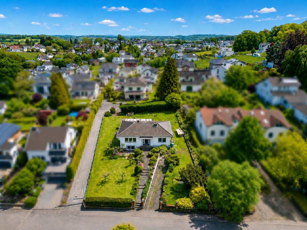 Realisieren Sie 1-2 Traumhäuser in ruhiger Aussichtslage von Königswinter-Thomasberg mit 25 m Breite, 53639 Königswinter