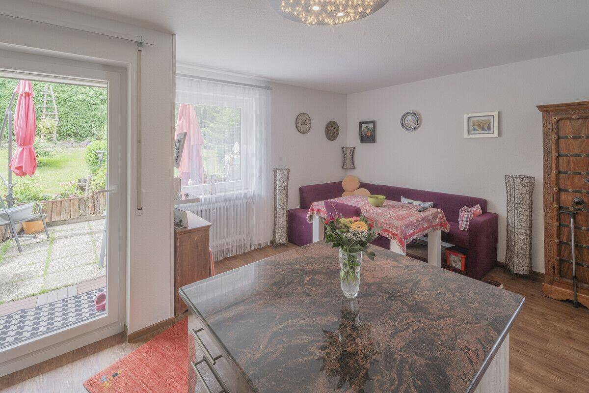 Hier sind Sie die Kirsche auf der Schwarzwälder Kirschtorte: 3,5 Zimmer Maisonette Wohnung im Luftkurort mit lauchiger Terrasse und Gartenzugang, 78141 Schönwald im Schwarzwald