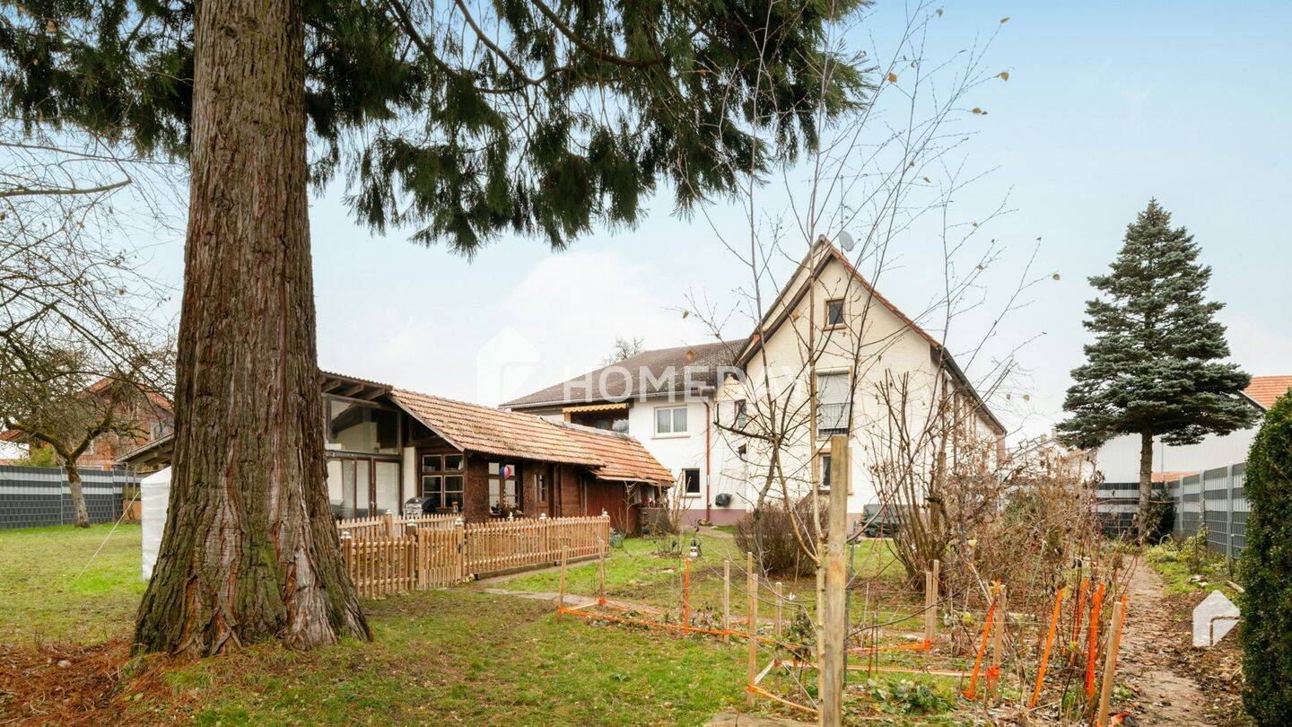 Gepflegtes Bauernhaus mit Charme & Potenzial: 2200 m² Grundstück, Scheune & Wohnmöglichkeiten, 79879 Wutach