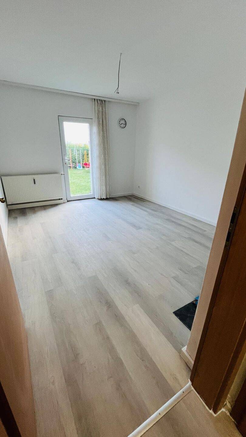 Renovierte 2 Zimmer Wohnung mit Einbauküche, 90475 Nürnberg