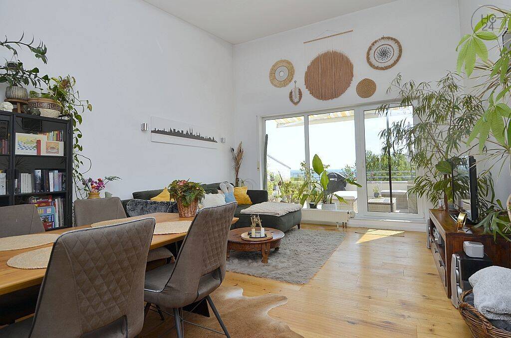 Gemütliche möblierte 2-Zimmer Wohnung mit Terrasse und Internet in Wiesbaden am Freudenberg, 65201 Wiesbaden (Dotzheim Frauenstein Schierstein)