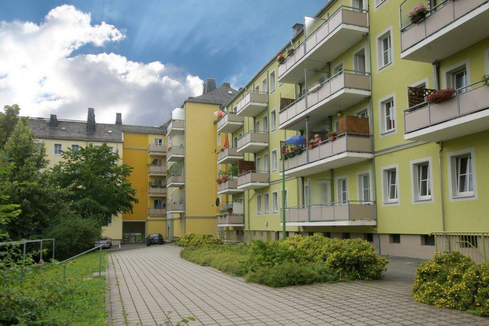 Charmante 2-Zimmer-Wohnung mit Innenhof-Balkon im 1. OG, 8525 Plauen