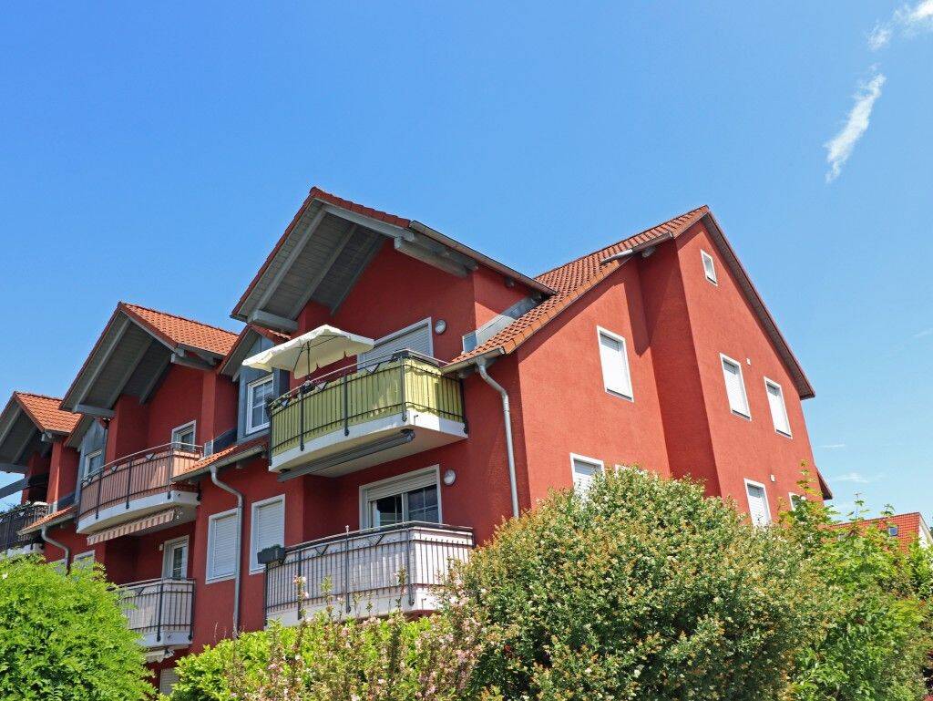 Wohnen mit Galerieflair! Traumhafte 3,5 Zimmer Eigentumswohnung mit Balkon und 3 Stellplätzen, 92533 Wernberg-Köblitz