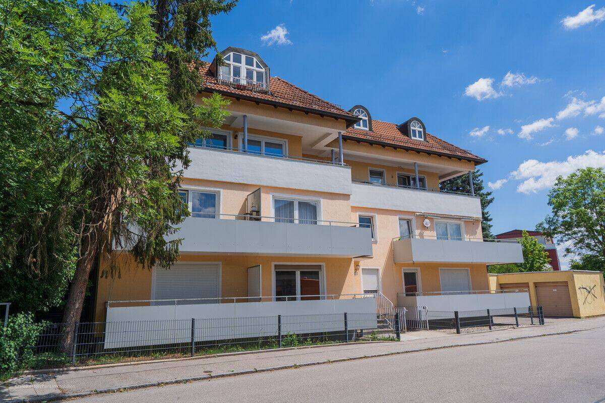 ***Heike Borchers Immobilien***Sommer auf Balkonien***Gemütliche Wohnung am Hachinger Bach***, 82008 Unterhaching
