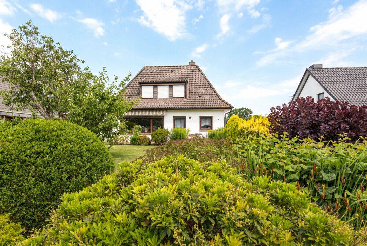 Ruhig und familienfreundlich gelegen mit großem Garten, Carport und Garage, 24803 Erfde