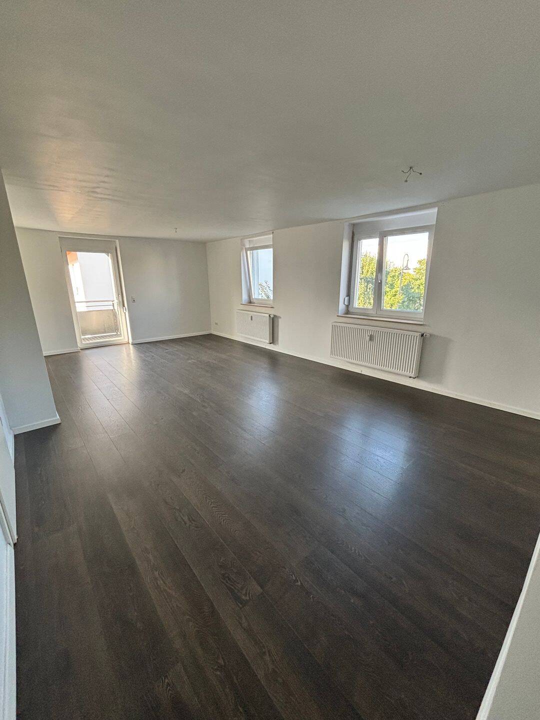 Moderne 4-Zimmer-Wohnung im 1.OG mit 106 m² in Burgau, 89331 Burgau