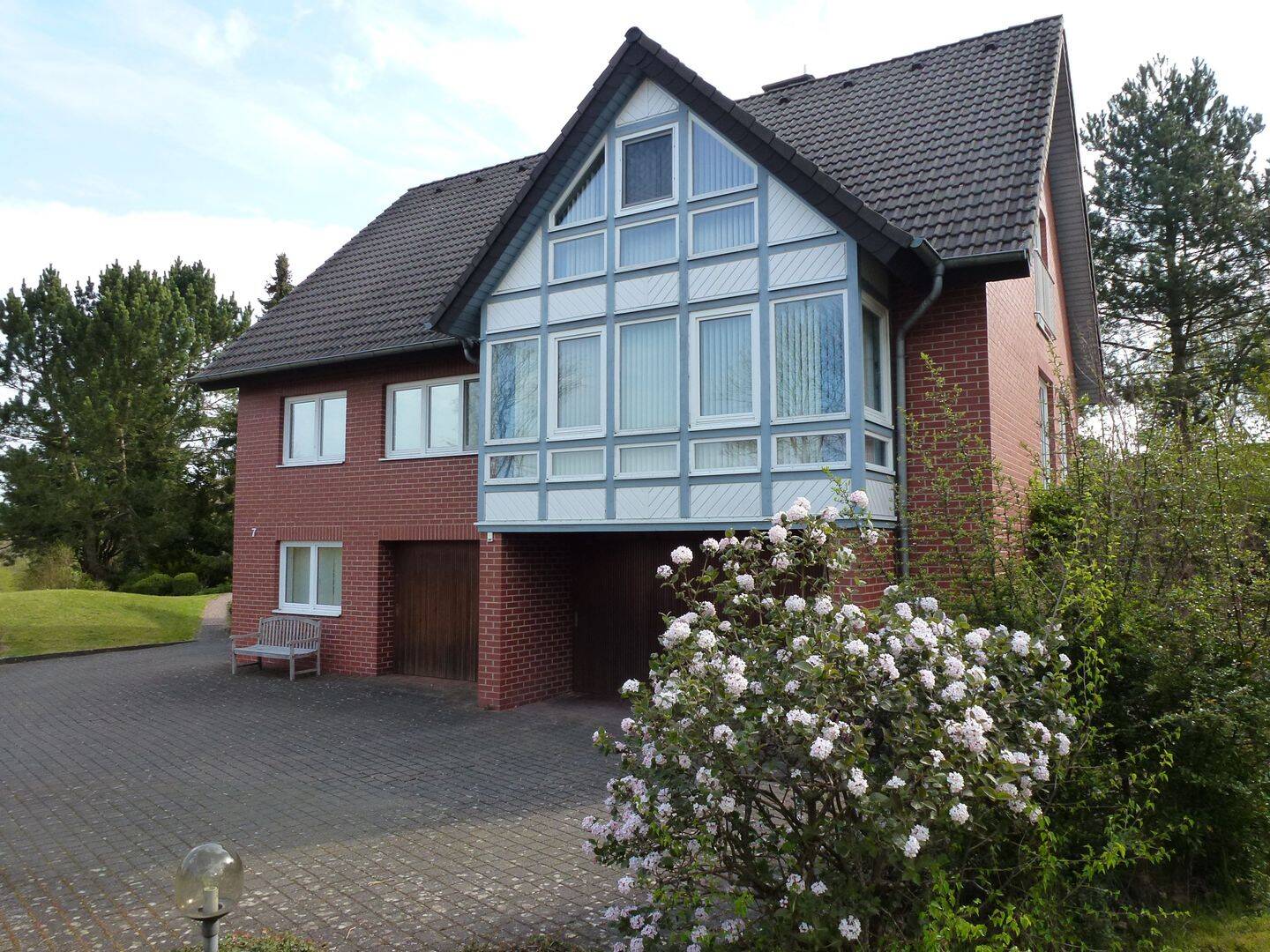 Gemütliche 3-Zimmer-Dachgeschosswohnung mit Blick ins Grüne in Homberg (Ohm) – Erbenhausen, 35315 Homberg (Ohm)