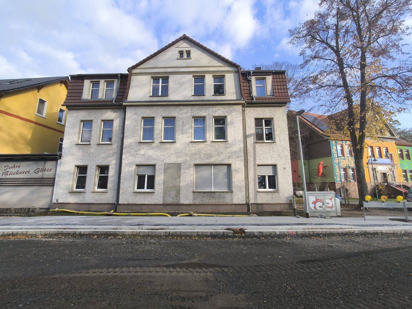 Lukratives Mehrfamilienhaus mit 6 Wohneinheiten, 3103 Neupetershain