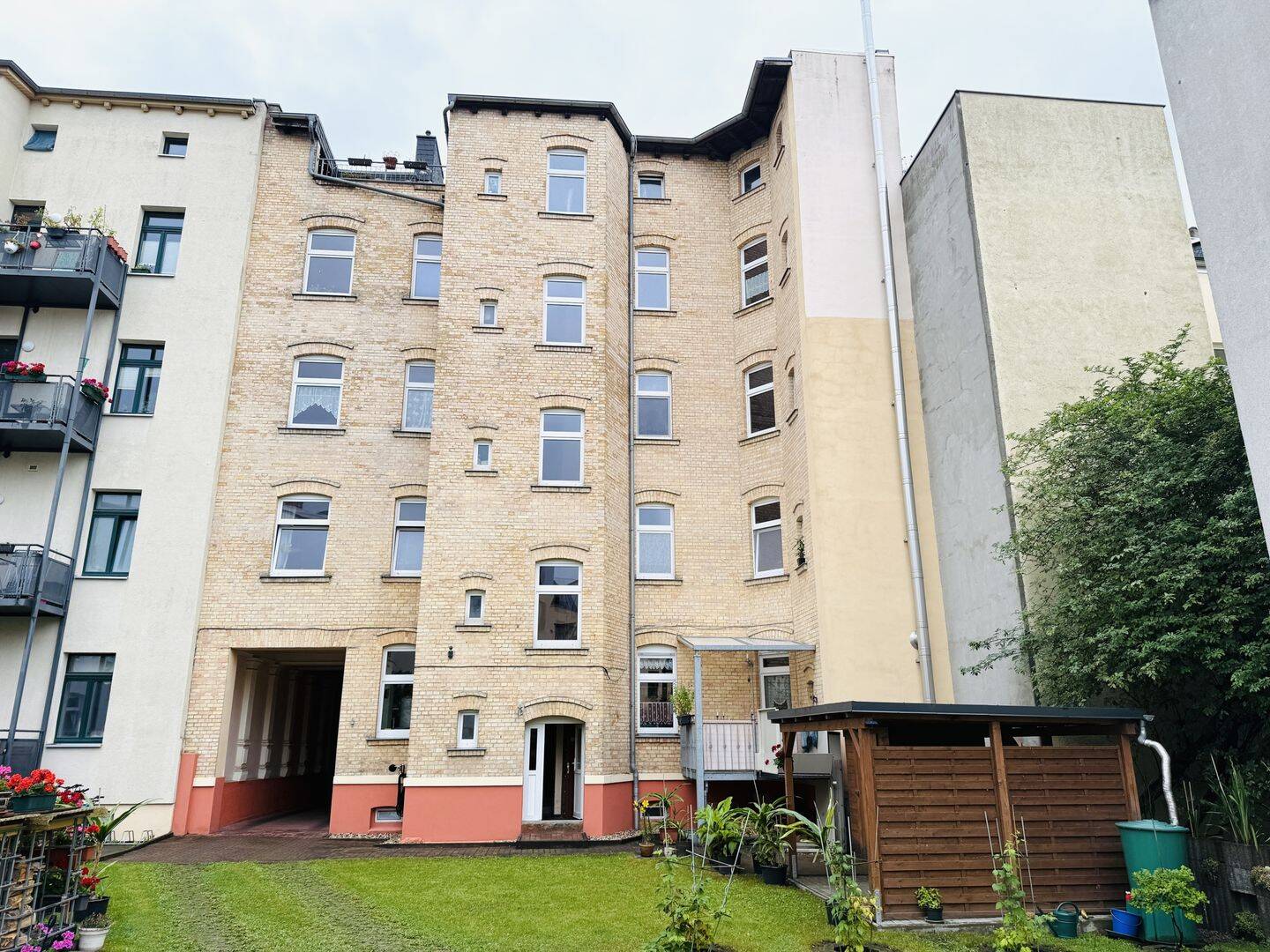 Charmante Altbauwohnung in Halle (Saale) mit 2 Zimmern und Stellplatz, 6110 Halle (Saale) (Damaschkestraße Gesundbrunnen Innenstadt Lutherplatz Saaleaue)