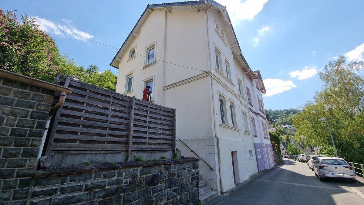 Gepflegtes Zweifamilienhaus mit Garage und Garten, 58762 Altena