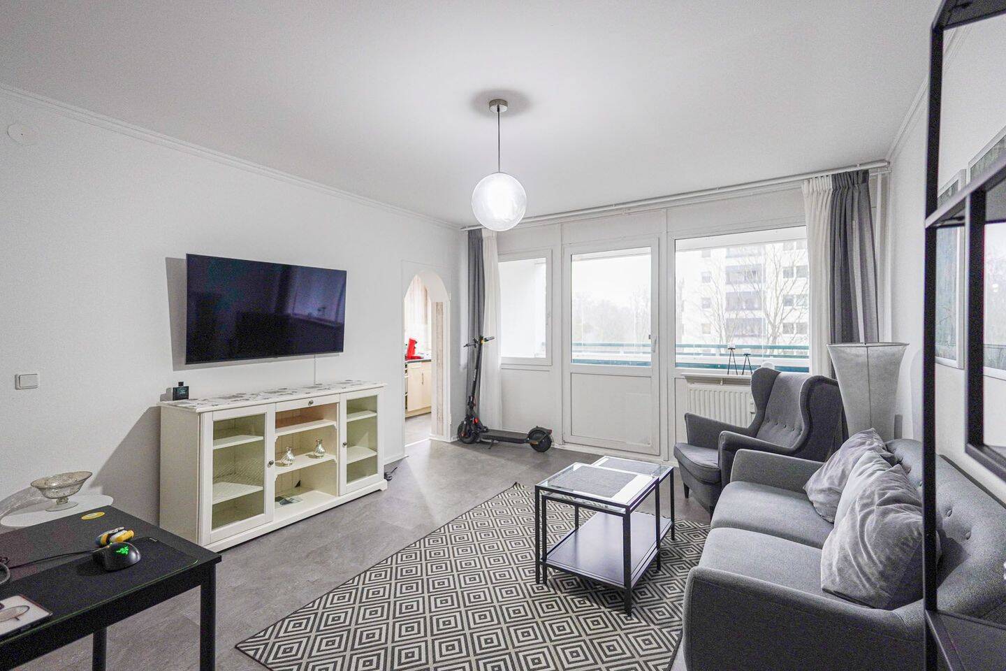Modernisiert & lichtdurchflutet – Komfortable 2-Zimmer-Wohnung mit Balkon und Lift, 13435 Berlin (Reinickendorf Kolonie Einigkeit Kolonie Zur Pappel Märkisches Viertel Wittenau)