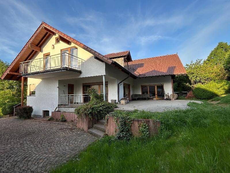Modernisiertes Zweifamilienhaus gute Lage am Waldrand 446 m² Wohn-u.Nutzfläche Topausstattung EBK, 53577 Neustadt (Wied)