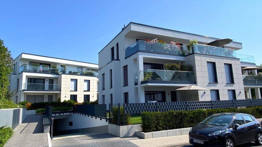 Frankfurt-Bergen – gemütliche 2 Zimmer-Penthousewohnung mit großer Dachterrasse, 60388 Frankfurt am Main (Bergen-Enkheim Seckbach)