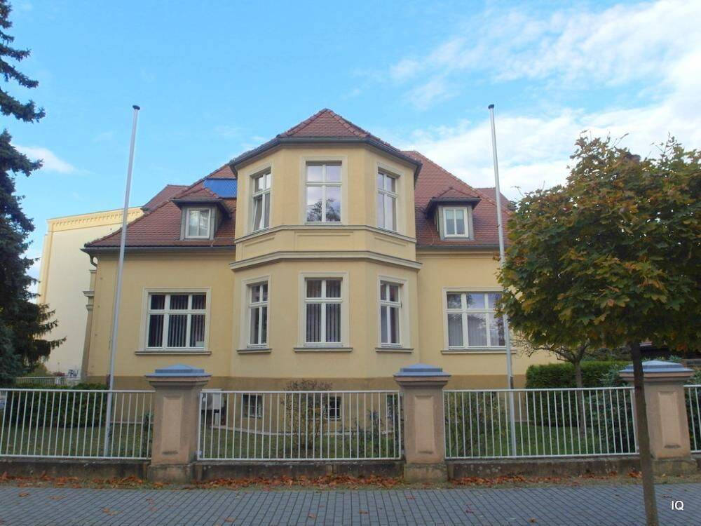 Singlewohnung mit offener Küche und Badewanne inkl. einem großen Hobbyraum oder Büro im UG, 2943 Weißwasser/O.L.