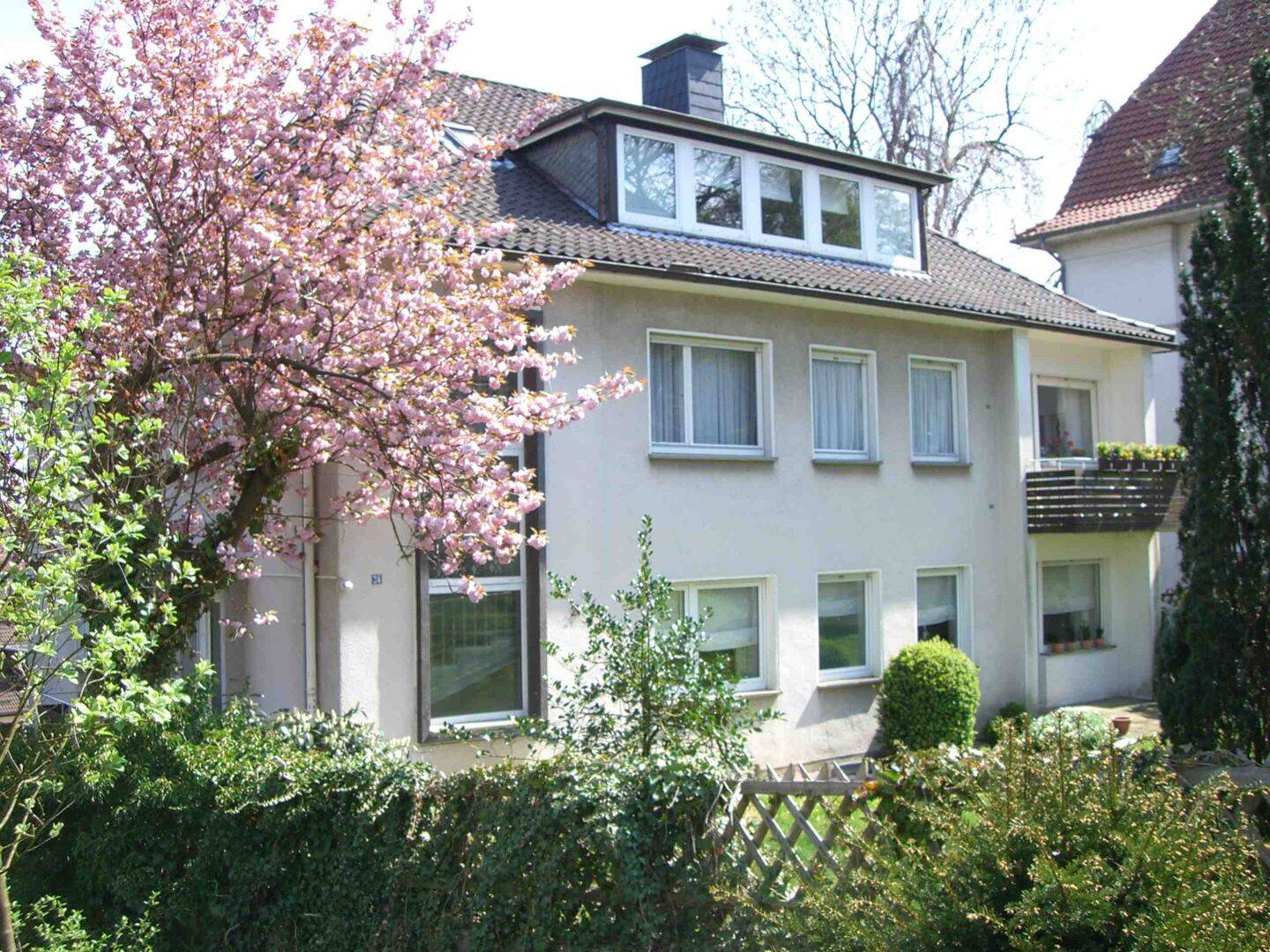 4-5-Zimmer-Erdgeschosswohnung mit Balkon und Terrasse in bester Lage von Detmold, 32756 Detmold