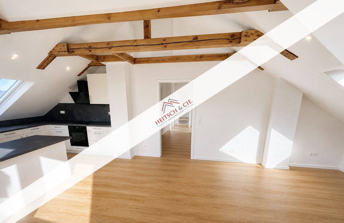 Freie sanierte 3-Zimmer-DG-Wohnung mit offenem Wohnkonzept in direkter Nähe zur Lübecker Altstadt!, 23558 Lübeck (Buntekuh Sankt Lorenz Nord Sankt Lorenz Süd)