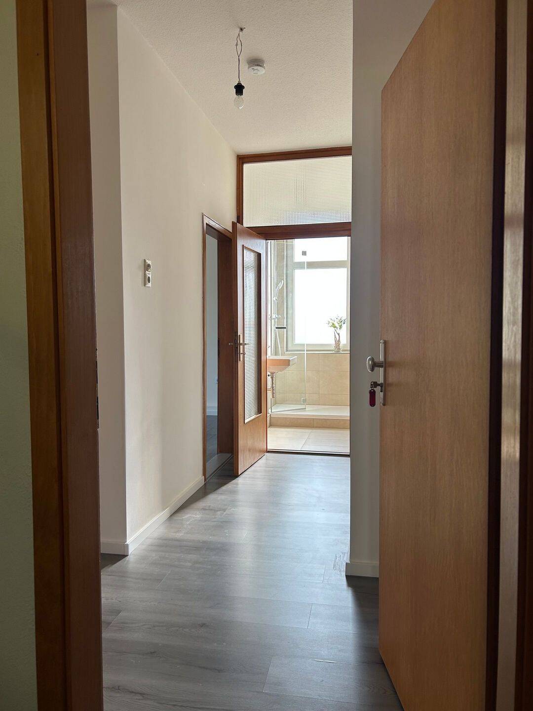 Frisch modernisierte 2,5-Zimmer-Wohnung mit großzügigem Grundriss in Bremerhaven-Wulsdorf, 27572 Bremerhaven (Fischereihafen Geestemünde Wulsdorf)