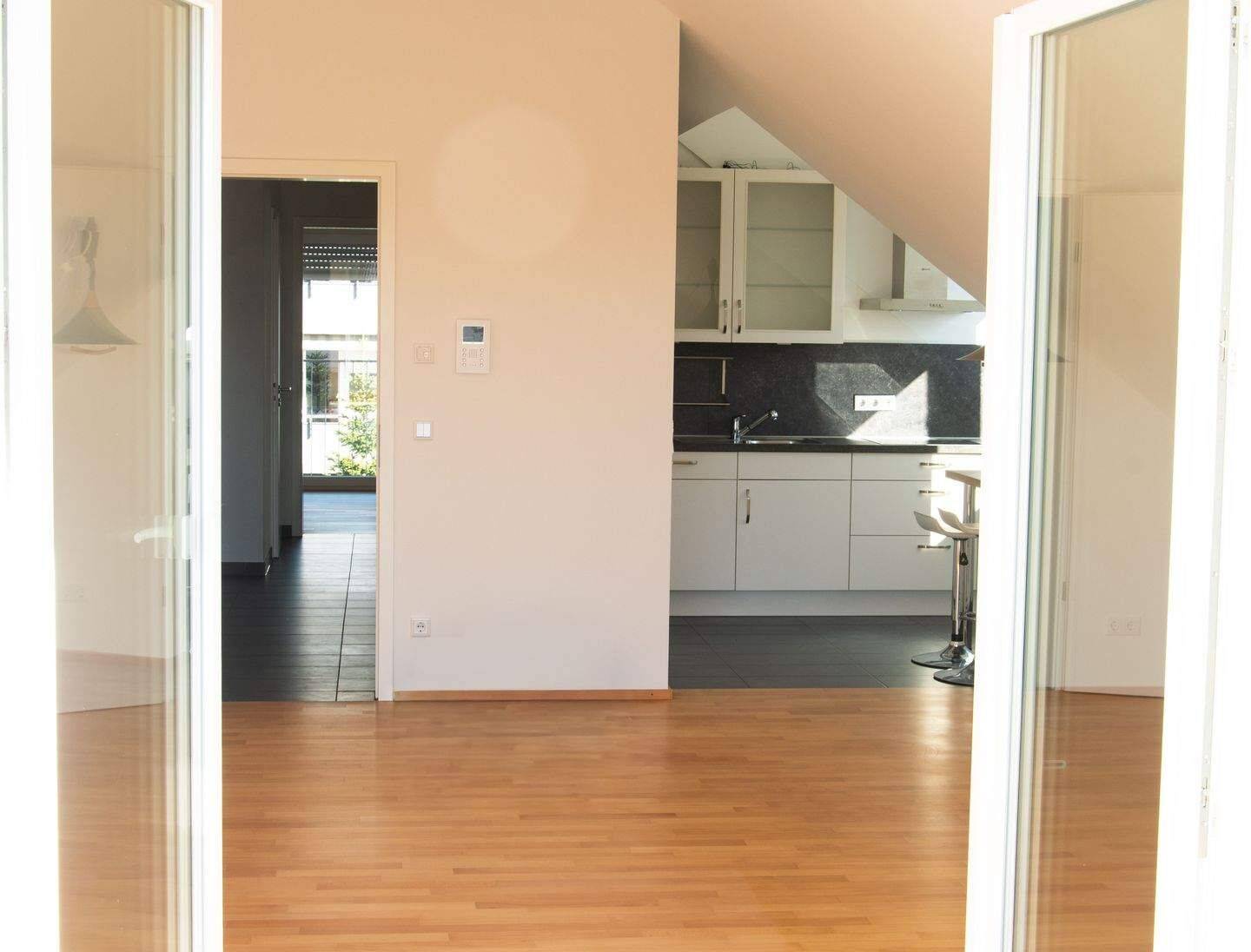Lichtdurchflutete 2-Zimmer Maisonette Wohnung, 82110 Germering