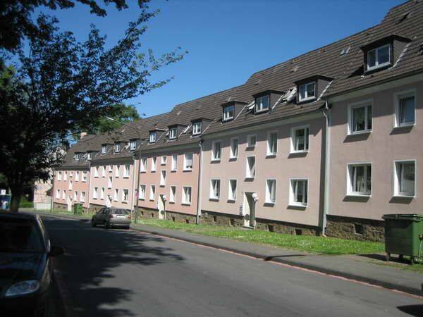Prima Singlewohnung im Dachgeschoß: 2-Zimmer in Hagen Eilperfeld !, 58091 Hagen (Dahl Eilpe Emst Mittelstadt Wehringhausen)