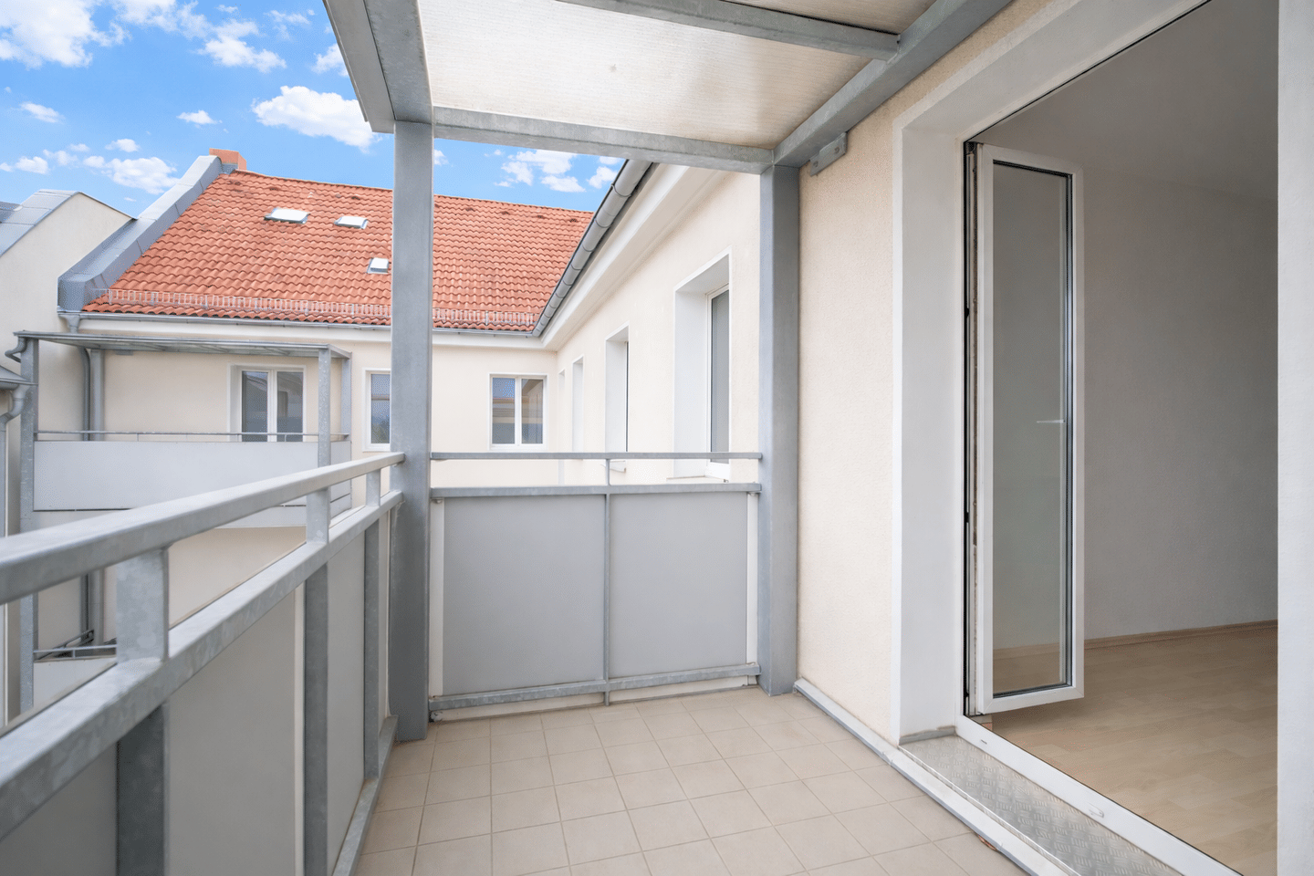 Helle Familien-Wohnung + Balkon: mitten im Fanninger-Kiez, 10365 Berlin (Lichtenberg Hohenschönhausen Kleingartenanlage Weiße Taube Lichtenberg)