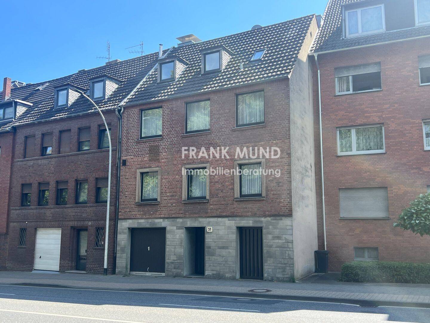 Gepflegtes Stadthaus mit Garage und Garten in 41068 Mönchengladbach, 41068 Mönchengladbach
