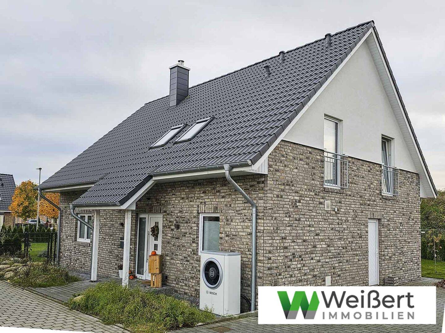 Neubauplanung – Familienhaus im klassischen Stil – Niedrigenergiehaus EH40 mit Wärmepumpe & PV-Anlage, 25712 Brickeln