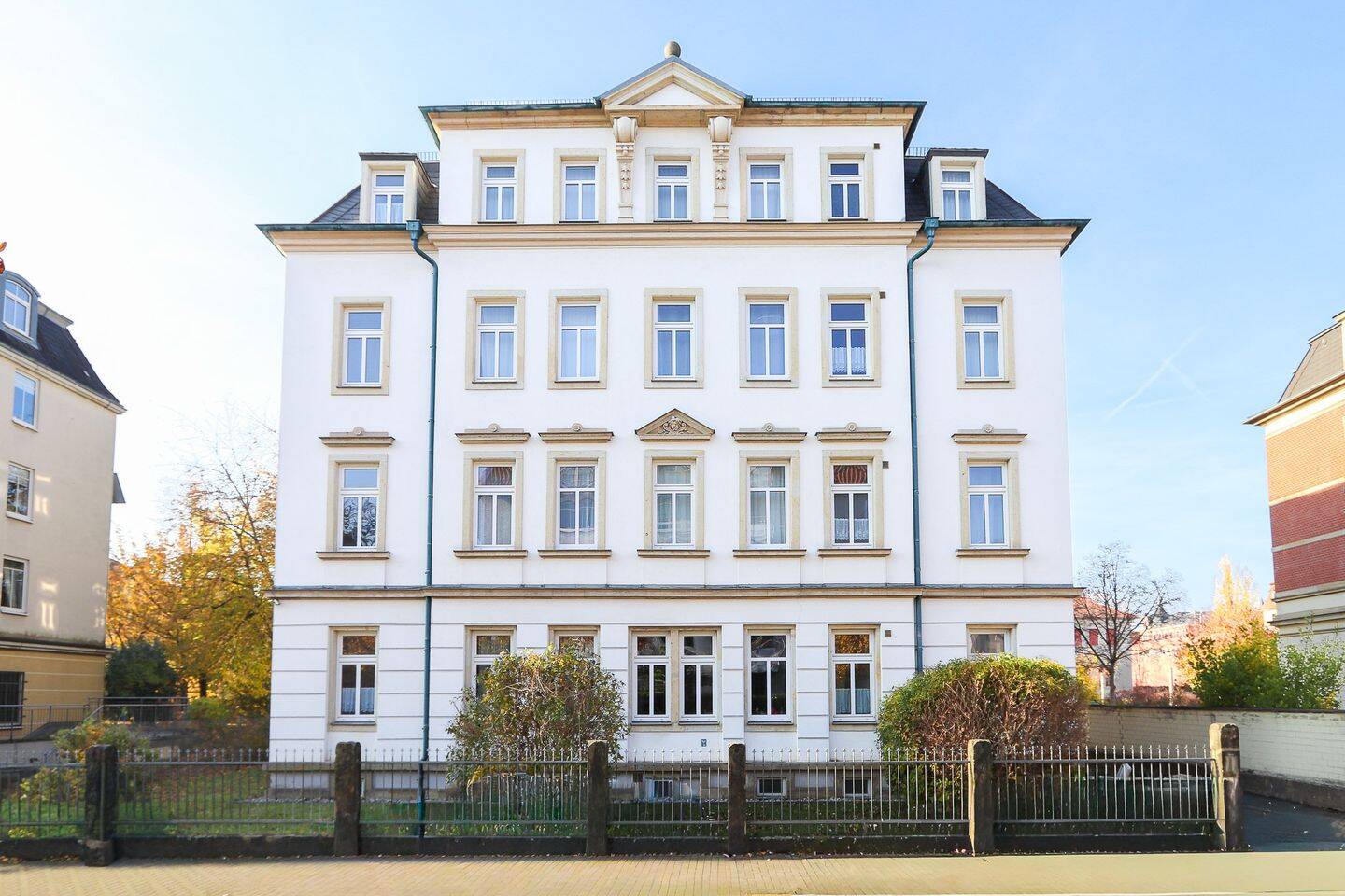 +++ Sofort bezugsfrei! 2-Zimmer-Wohnung im Jugendstil mit Einbauküche im Herzen von Löbtau +++, 1159 Dresden