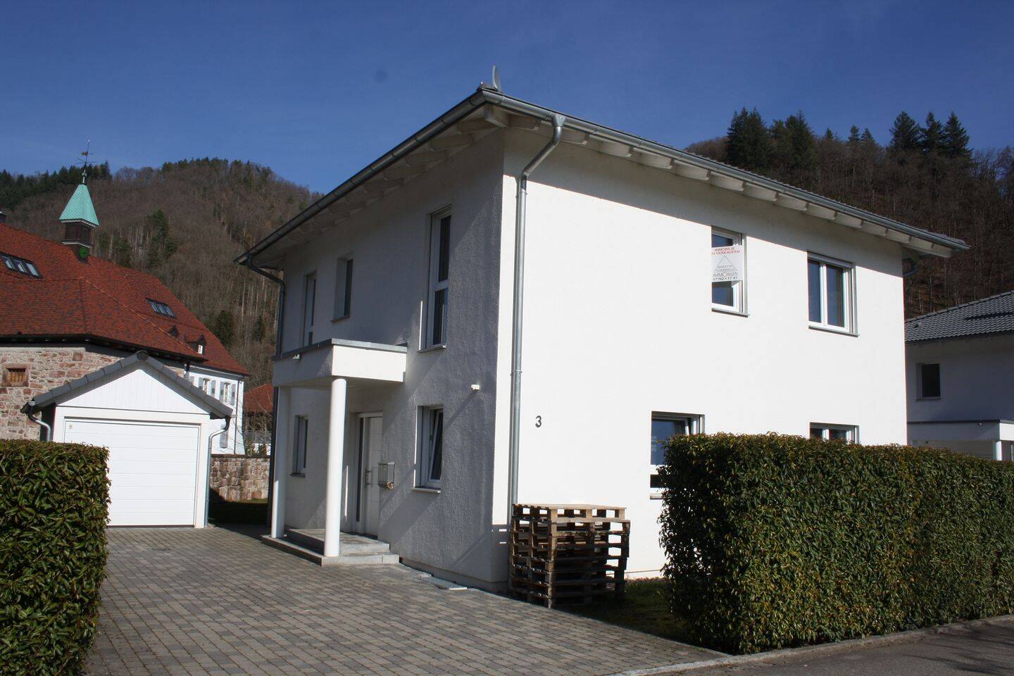 Ein Zuhause, dass zu Ihnen und Ihrer Familie passt…. sehr gepflegtes und wunderschönes Einfamilienwohnhaus mit kleinem Bachlauf…. …, 79686 Hasel