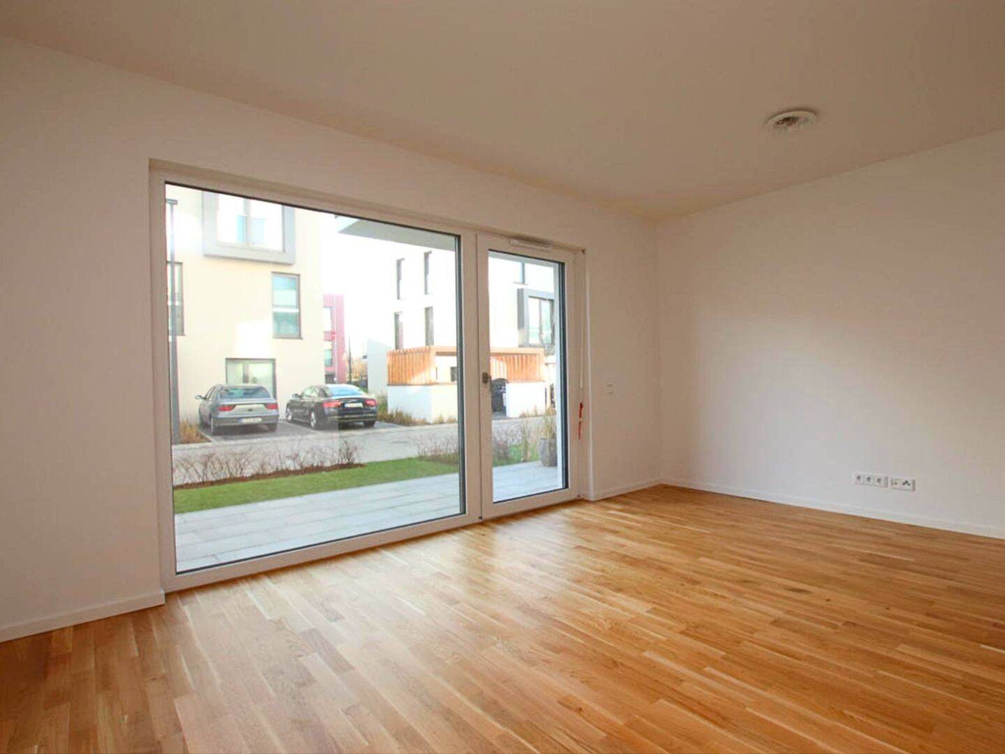 Berlin-Lichtenberg: Moderne 2-Zimmer-Wohnung mit sonniger Terrasse in fußläufiger Nähe zum Spreeufer, 10317 Berlin (Friedrichshain-Kreuzberg Friedrichsfelde Lichtenberg Rummelsburg)