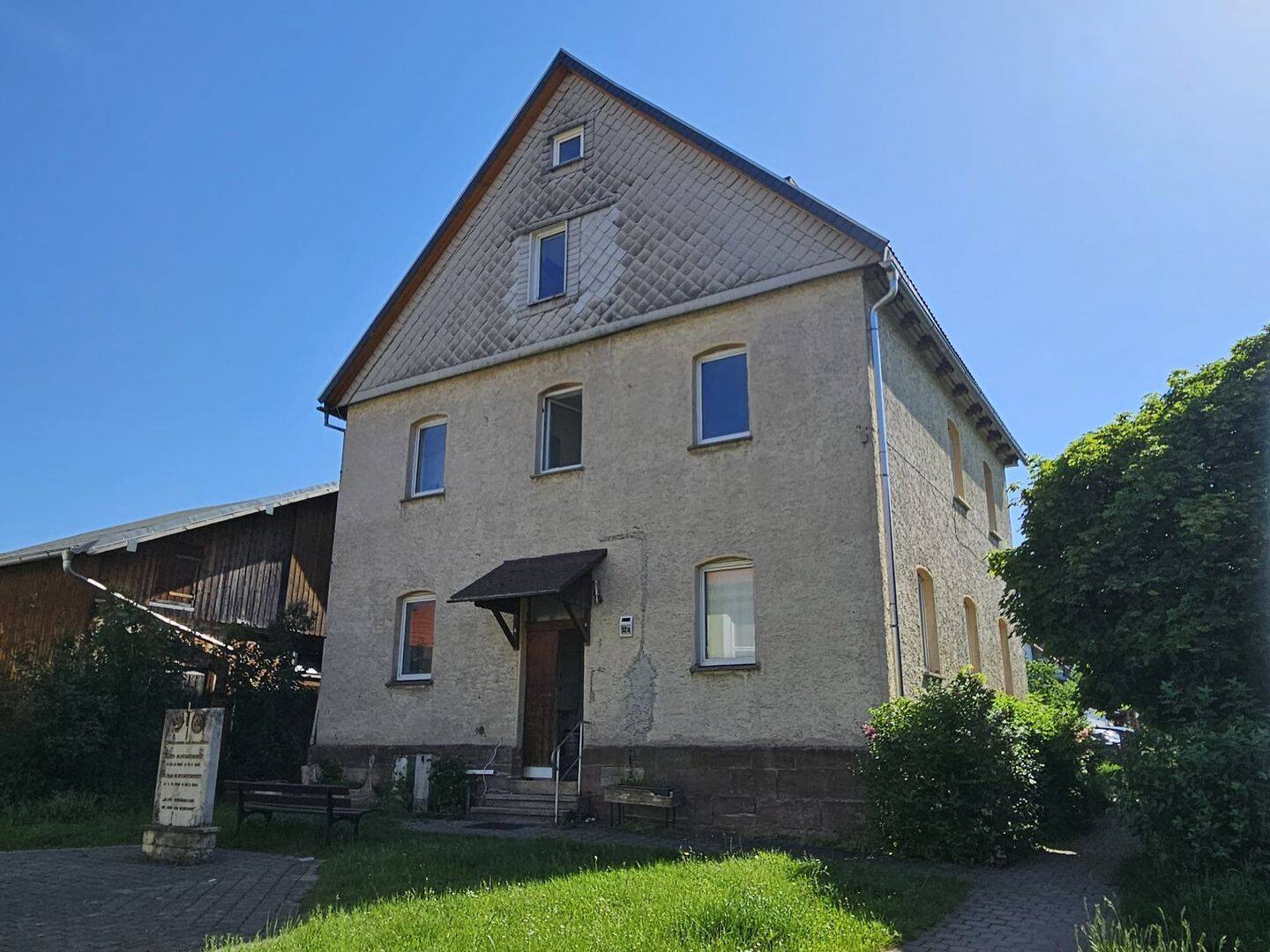 Mehrfamilienhaus in ruhiger Wohnlage in Frankenblick OT Schalkau, 96528 Schalkau