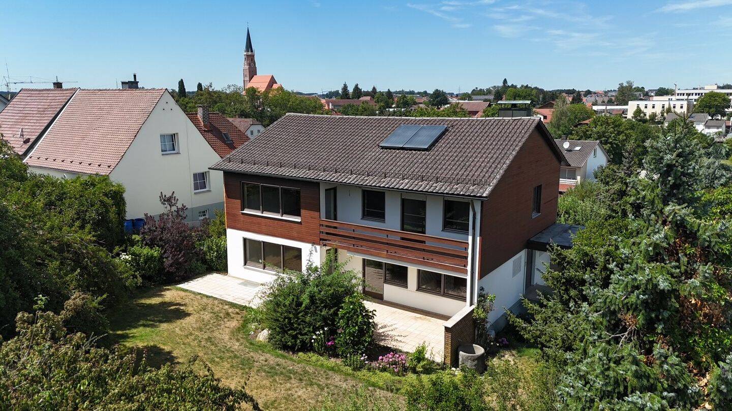 Zeitlose Wohnqualität – Gepflegtes Einfamilienhaus mit viel Platz und Privatsphäre in Geisenhausen, 84144 Geisenhausen