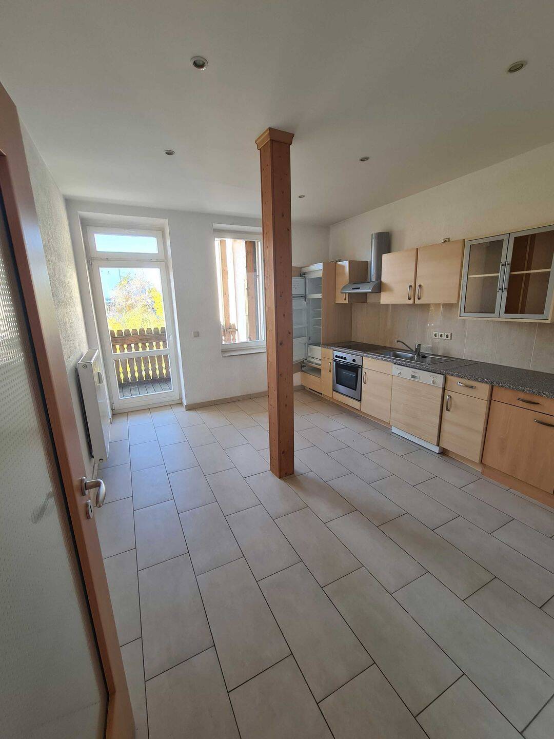 schöne 2 Zimmer, Küche/Esszimmer, Bad (81m² Wohnung) ab sofort verfügbar, 4105 Leipzig (Zentrum-Nord Zentrum-Nordwest Zentrum-Ost Zentrum-West)