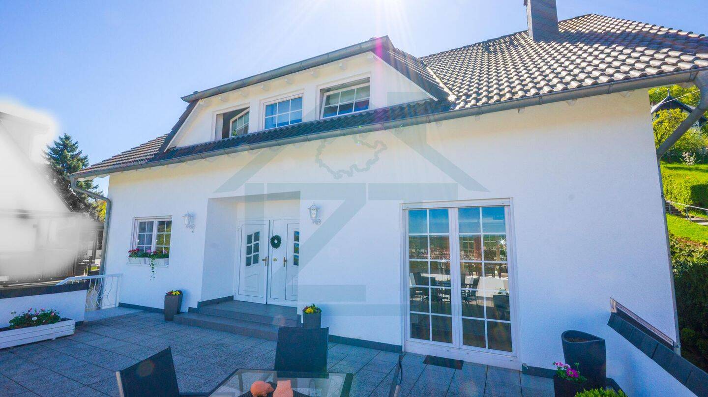 Hochwertiges Zweifamilienhaus in Top-Lage von Jena, mit frei werdender Haupteinheit, 7749 Jena
