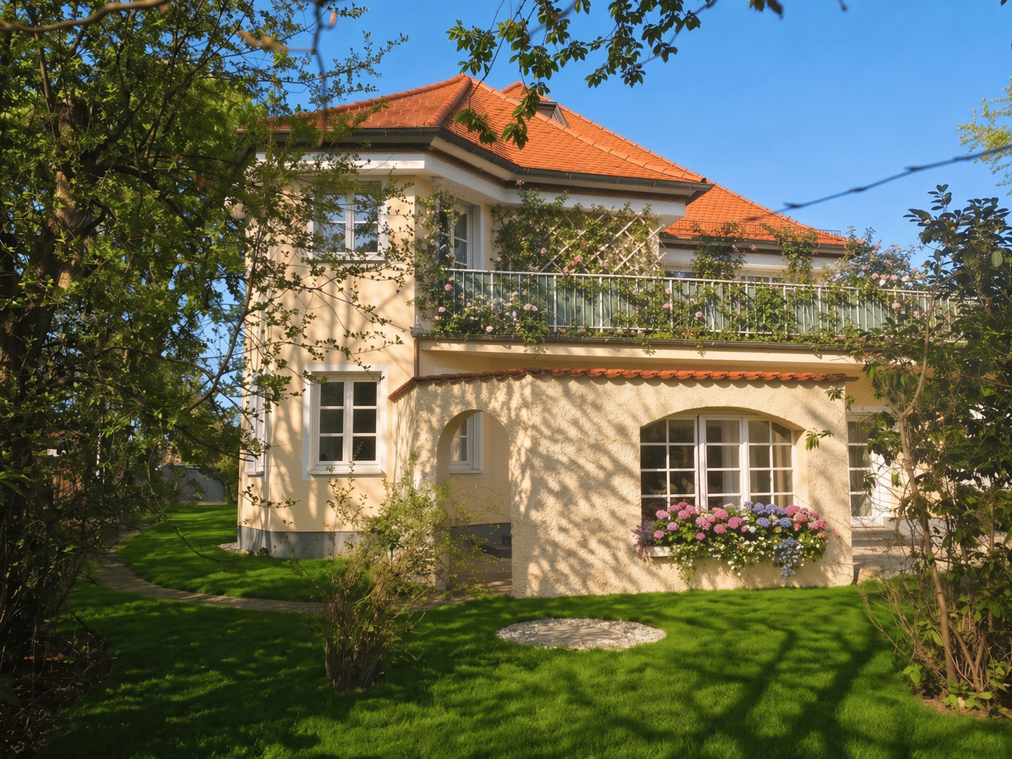 Exklusive Jugendstilvilla mit Einliegerwohnung in begehrter Lage von Deisenhofen, 82041 Oberhaching