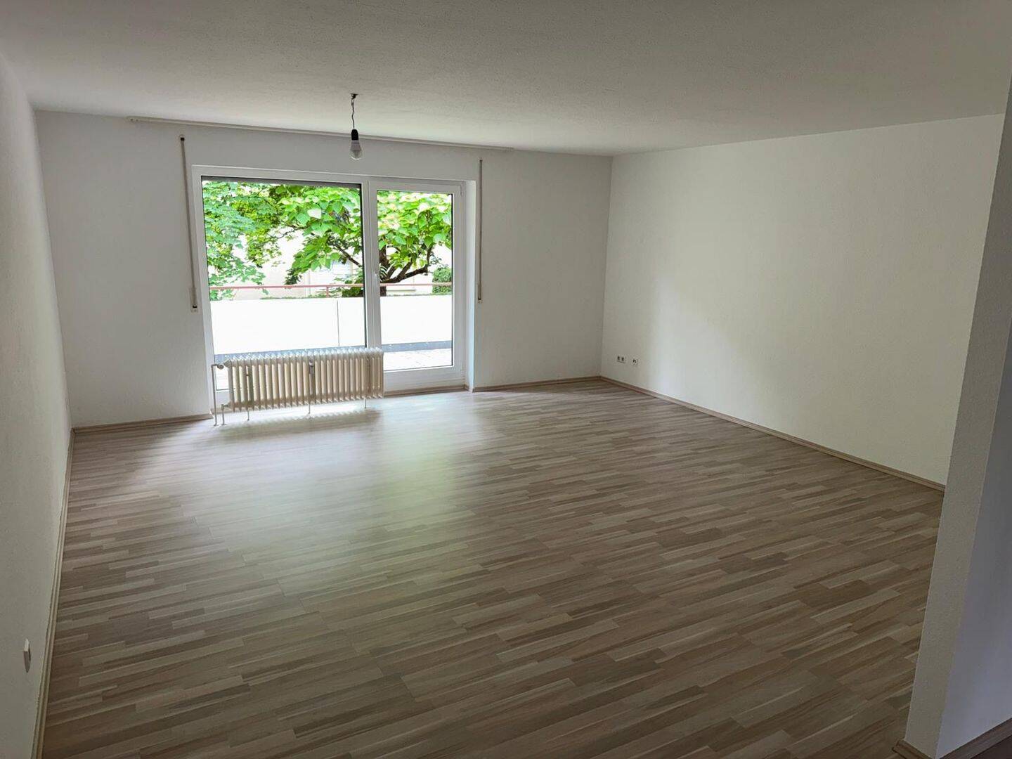 Gehobene 1 Zimmer Wohnung in Luginsland, 70327 Stuttgart