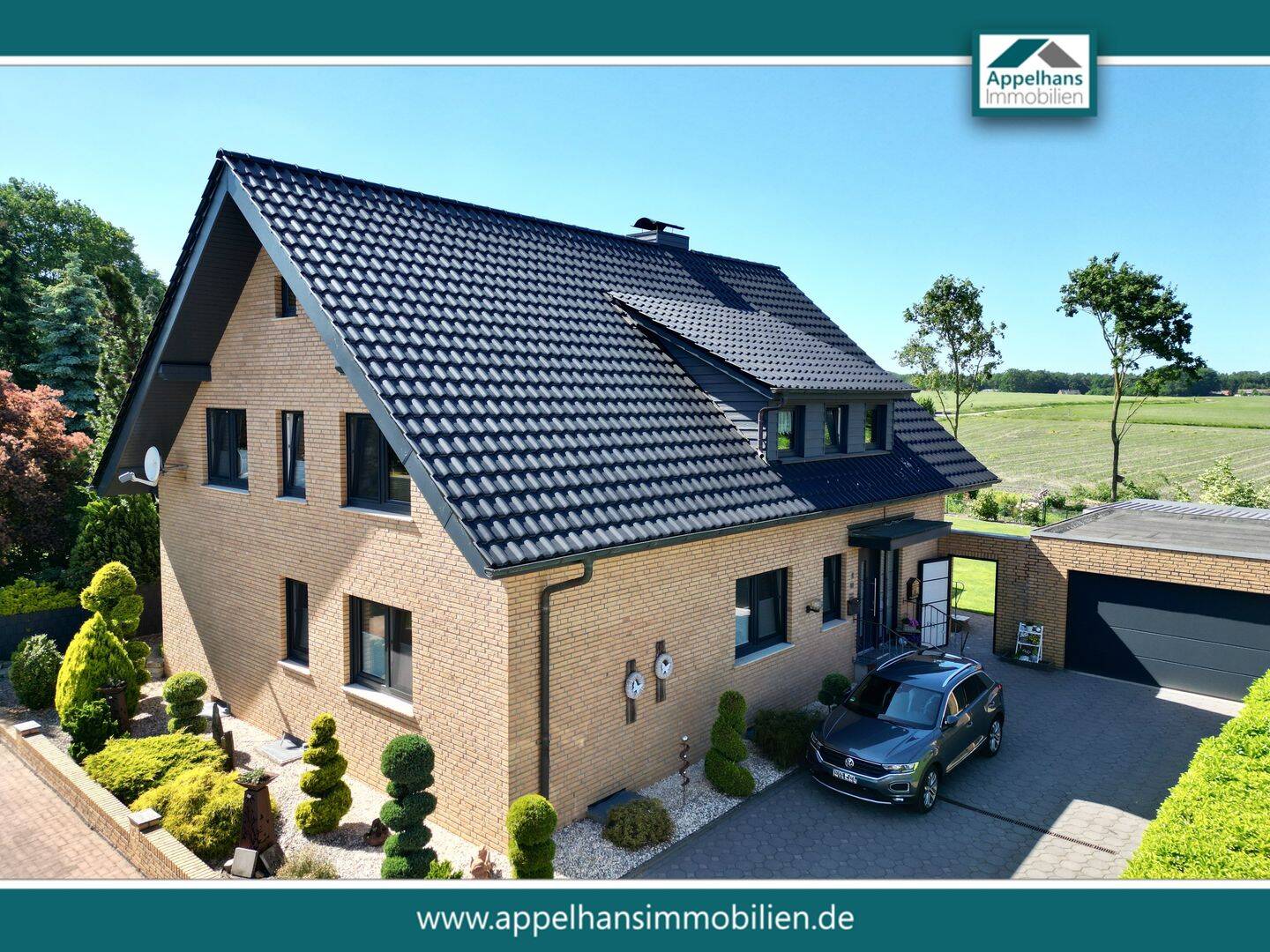 Modernisiertes Zweifamilienhaus mit zwei Wohneinheiten, Wintergarten, Kamin und großzügigem Garten, 49626 Bippen