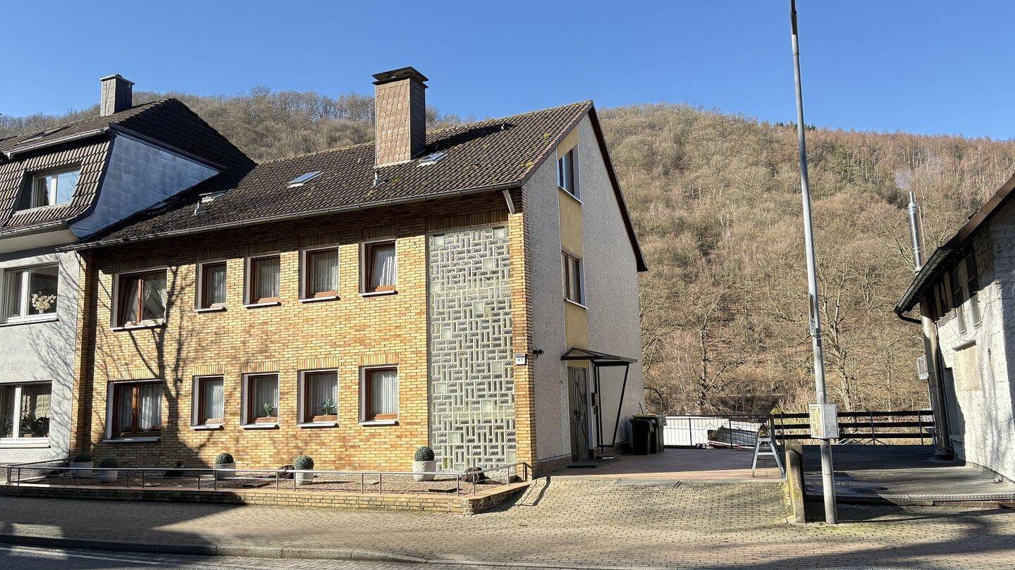 Sehr gepflegtes Zweifamilienhaus + Einliegerwohnung!, 58769 Nachrodt-Wiblingwerde