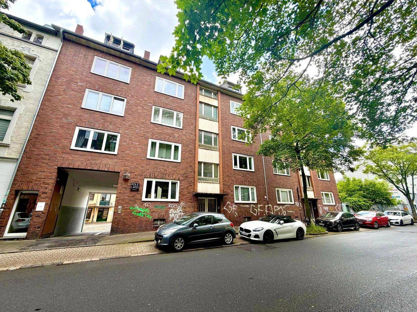 Über den Dächern von Oberbilk: Lichtdurchflutete Dachgeschosswohnung mit Charme, 40227 Düsseldorf (Eller Oberbilk)