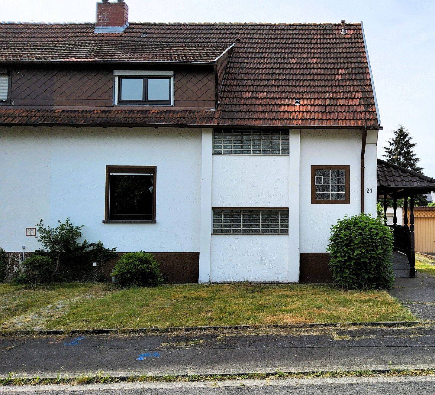 Doppelhaushälfte mit großen Garten und Doppelgarage, Homburg – Beeden, 66424 Homburg